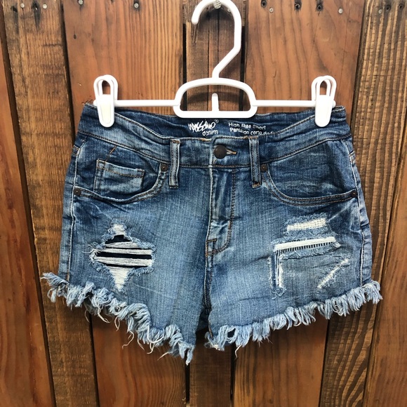 Mossimo size 2 high rise stretch jean shorts - Picture 5 of 10